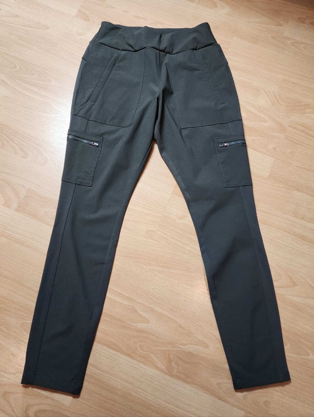 Athleta Headlands Hybrid Cargo Tight Pants Pull On Green Size 8 Hiking Trekking - Picture 5 of 16